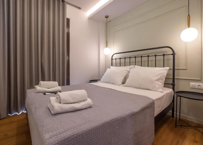 Live Life Plaka Apartment