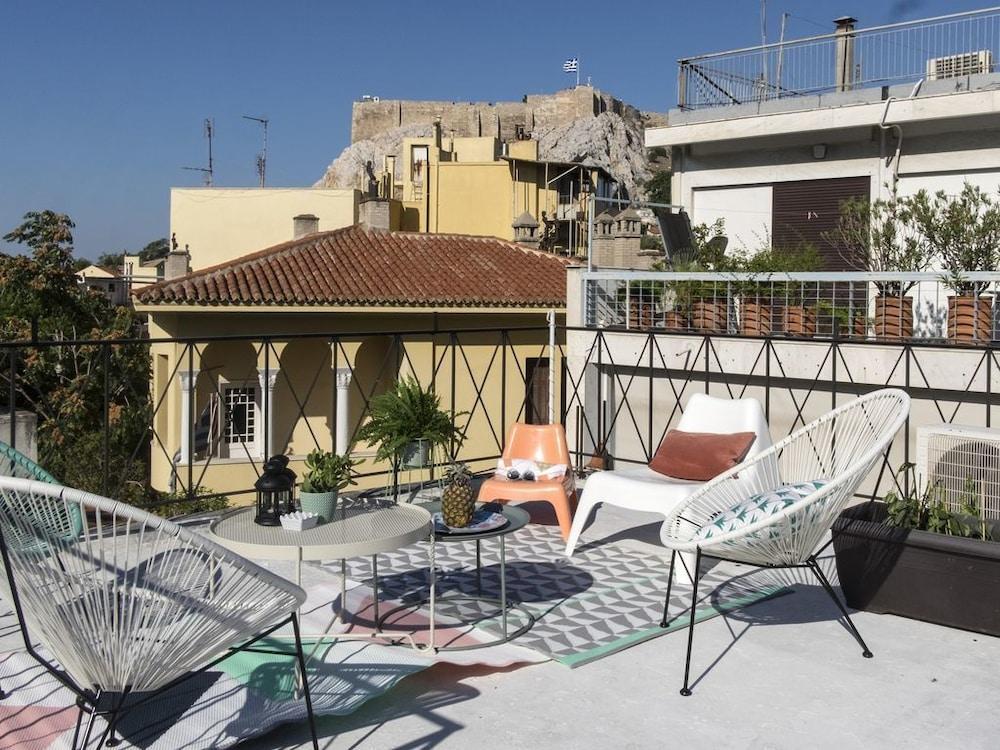 Live Life Plaka * Athens