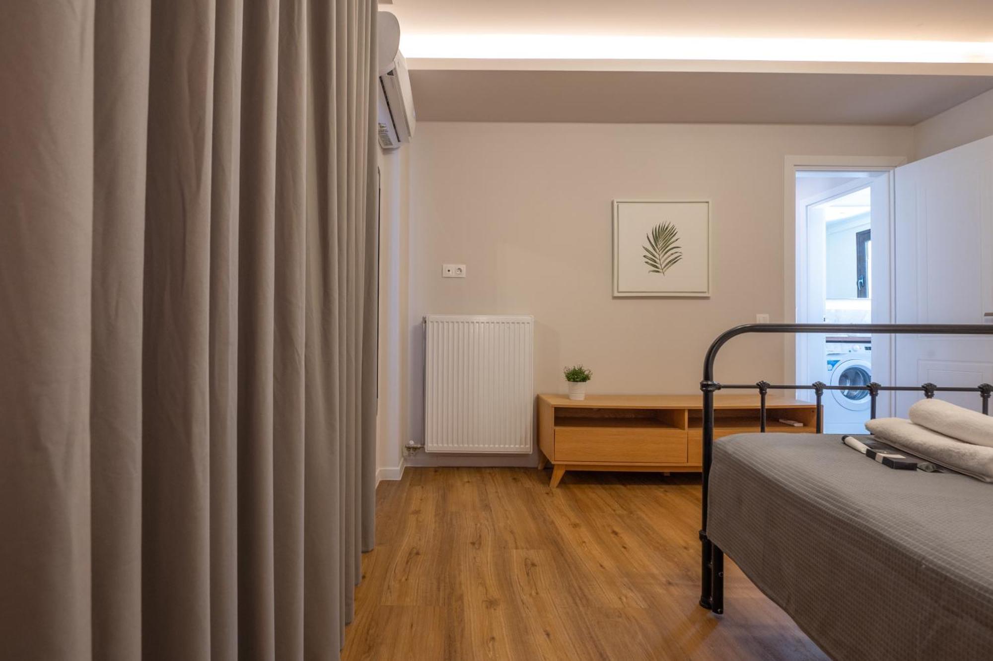 Apartment Live Life Plaka