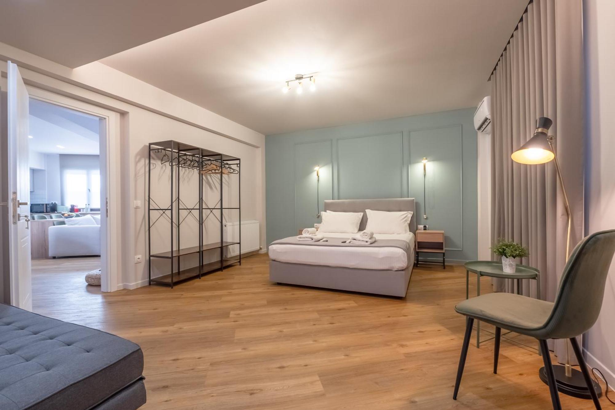 Apartment Live Life Plaka *